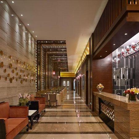 Sovereign Hotel Zhanjiang Exteriör bild