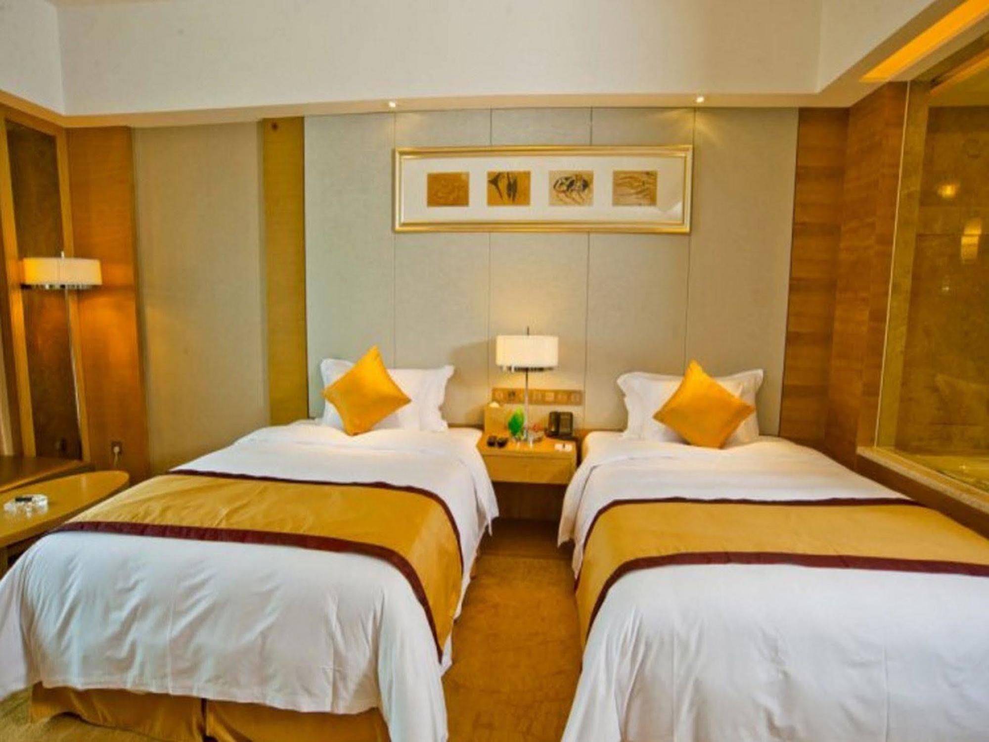 Sovereign Hotel Zhanjiang Exteriör bild