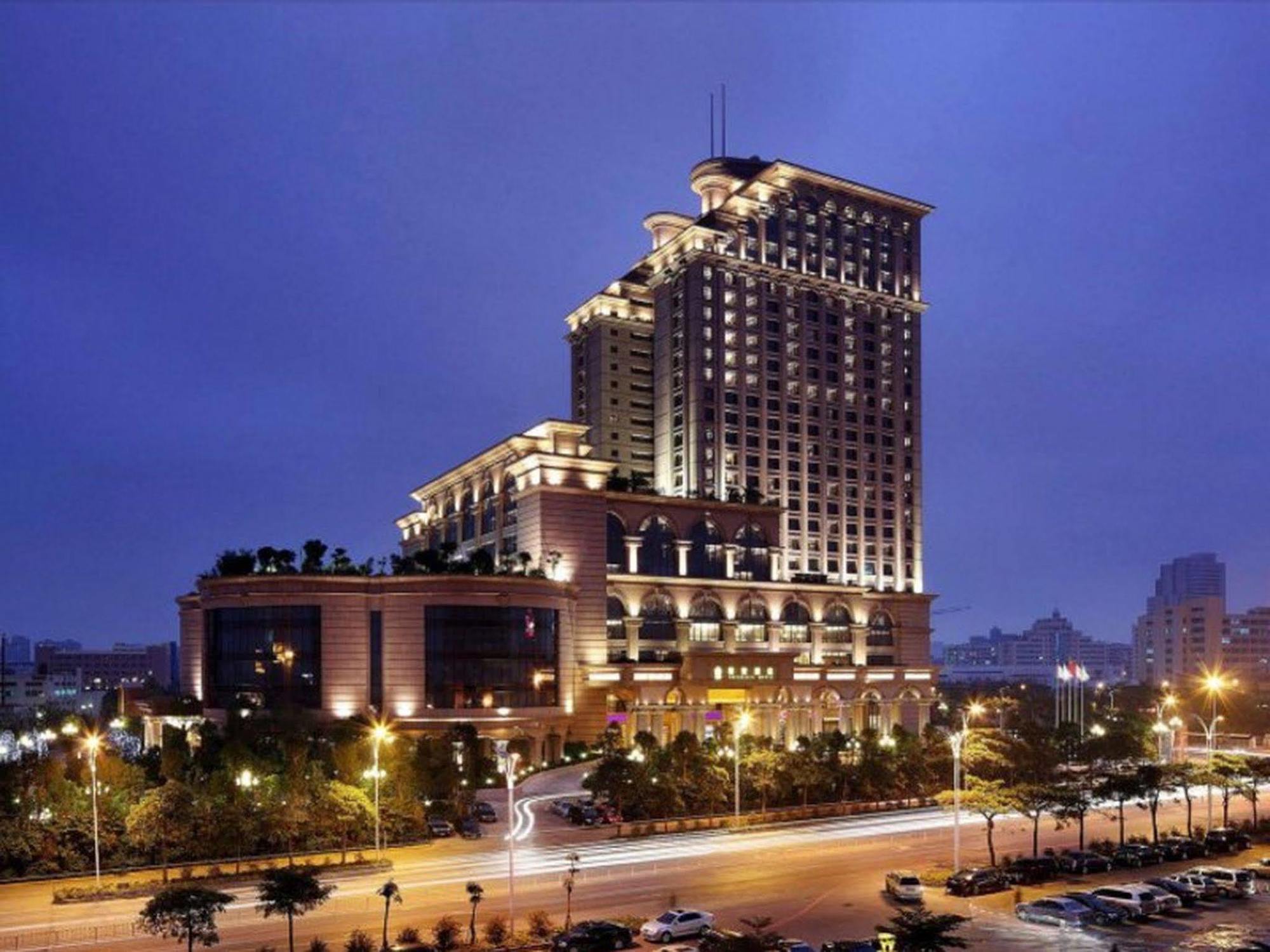Sovereign Hotel Zhanjiang Exteriör bild